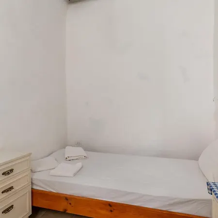 Marino's 2 Apartment *